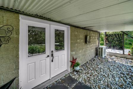 11807 LOYALIST PARKWAY, Prince Edward County, Ontario K0K 2T0, Canada