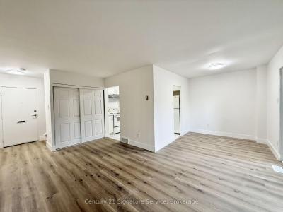17 OLD PINE TRAIL E, St. Catharines, 安大略省 L2M 6P9, 加拿大
