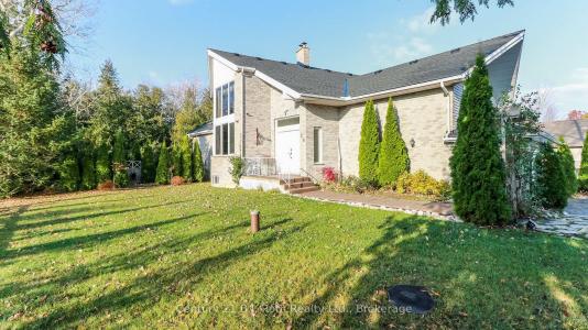 20 GRANT AVENUE E, Tiny, Ontario L0L 1P1, Canada