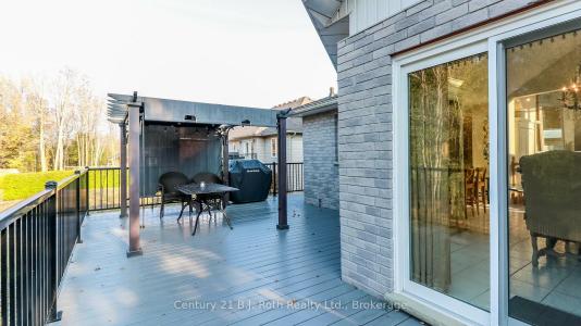 20 GRANT AVENUE E, Tiny, Ontario L0L 1P1, Canada