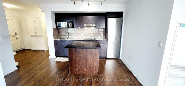 275 VILLAGE GREEN SQUARE, Toronto, Ontario M1S 0L8, Canadá