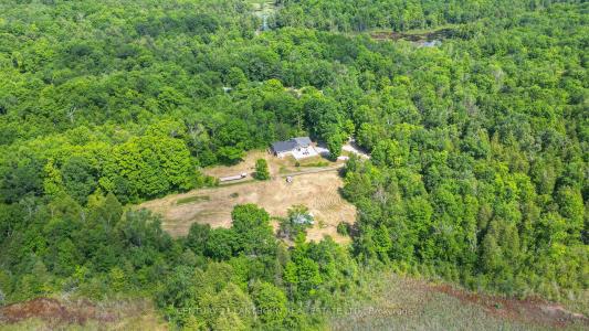932 HUNT CLUB ROAD, Madoc, Ontario K0K 2K0, Kanada