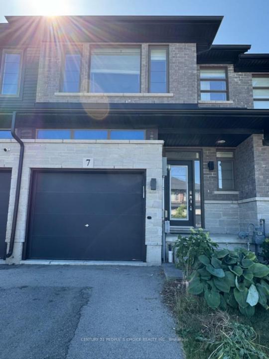 7 GREENWICH AVENUE, Hamilton, Ontario L8J 0L4, Canada