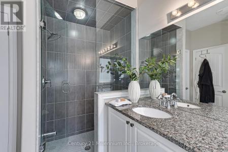 19 HUGHES STREET, Collingwood, 온타리오주 L9Y 0W7, 캐나다