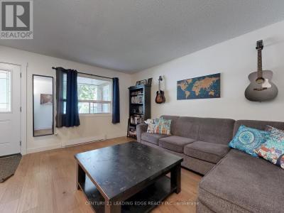 255 CEDARHOLME AVENUE, Georgina (keswick South), Ontario L4P 2W5, Canada
