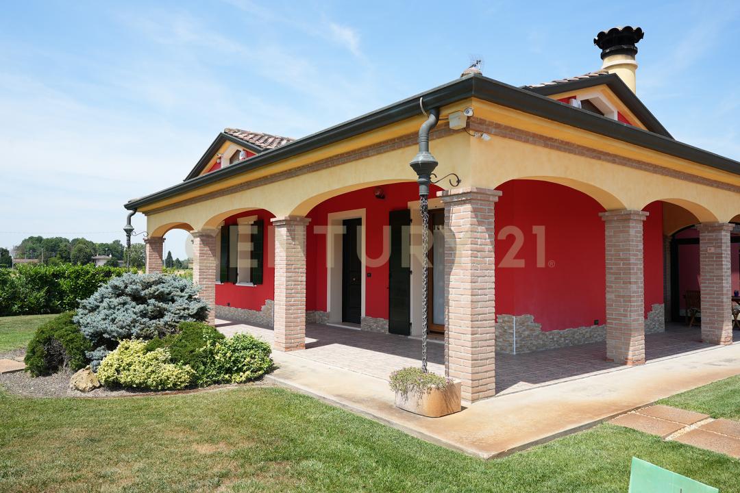 Via Api, Bergantino, Veneto 45032, Italia