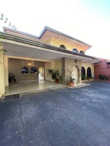 Tte 1ero Oscar Cabrera Saguier entre Araucanos y Azteca 240, Vista Alegre, Asunción 00001, Paraguay