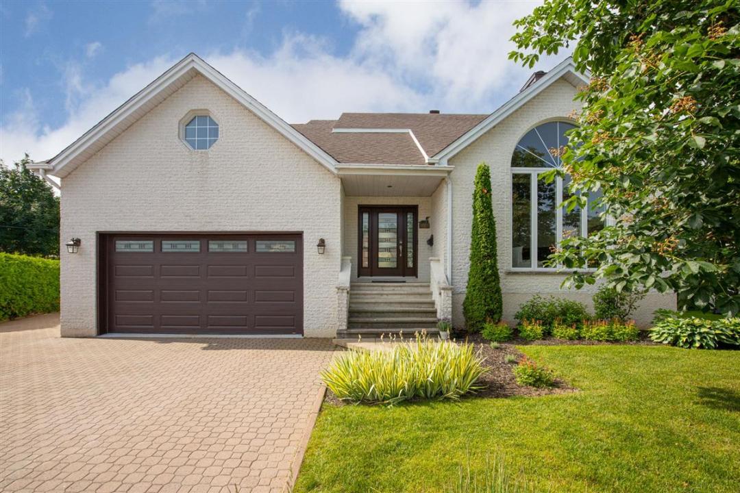 5665 Rue Jalobert, Saint-Hyacinthe, Quebec J2S 3Y7, CANADÁ