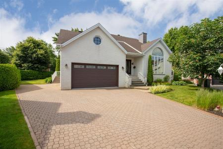 5665 Rue Jalobert, Saint-Hyacinthe, Quebec J2S 3Y7, CANADÁ