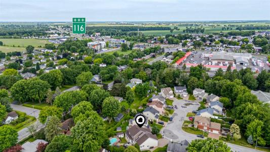 5665 Rue Jalobert, Saint-Hyacinthe, Quebec J2S 3Y7, CANADÁ