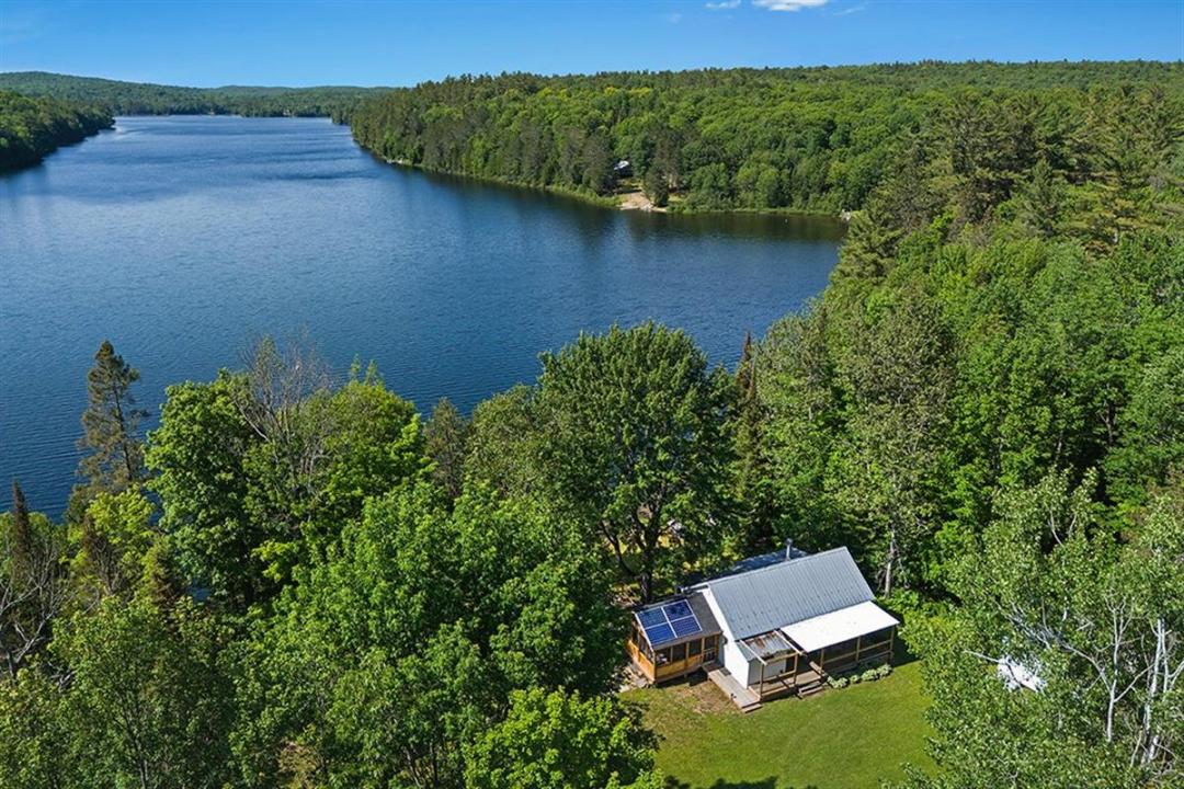 204 Ch. Bellemore, Otter Lake, Quebec J0X 2P0, Kanada