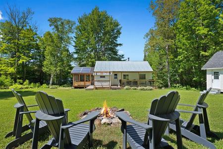 204 Ch. Bellemore, Otter Lake, Quebec J0X 2P0, Kanada