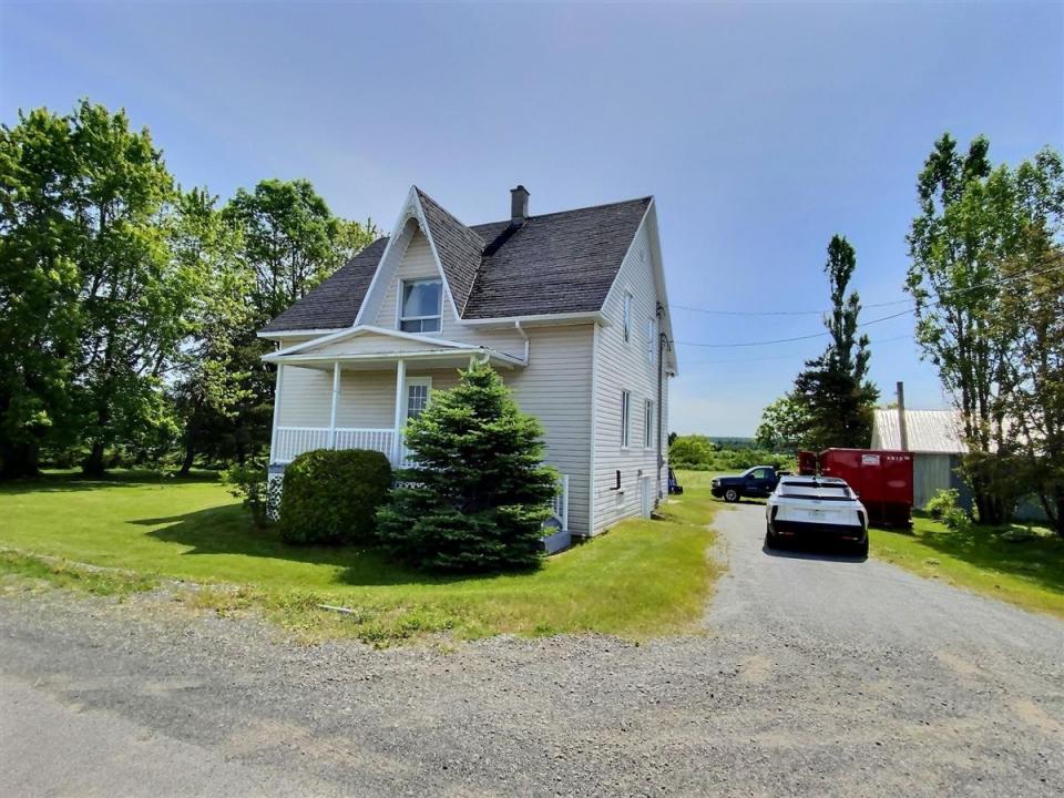 131  Rg St-Clovis, Saint-Alexandre-de-Kamouraska, Québec G0L 2G0, Canada