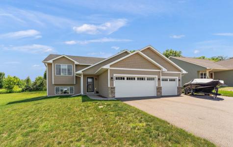 300 Dakota Avenue, Roberts, Wisconsin 54023, USA