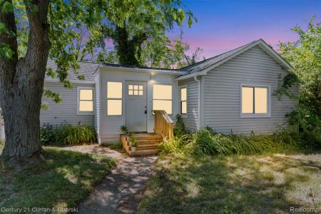 19349 Negaunee, Redford Charter Township, Michigan 48240, Estados Unidos