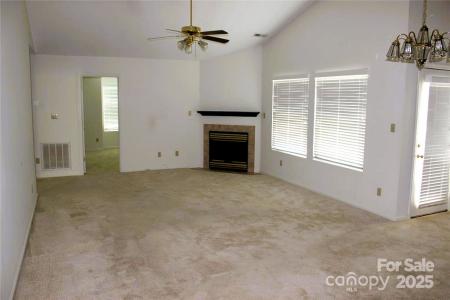 4 Gatehouse Court, Asheville, Kuzey Karolina 28803, Amerika Birleşik Devletleri