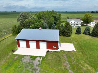 2009 325th St, Sloan, Iowa 51055