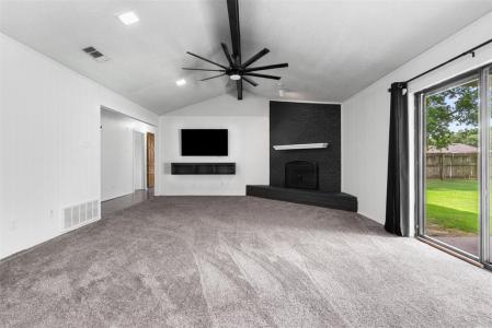 NW 745 Douglas ST, Burleson, Texas 76028, HOA KỲ