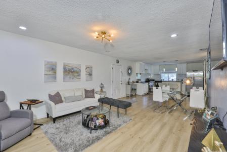 3836 Lake Dr N # 121, Tampa, Florida 33614, Amerika Birleşik Devletleri