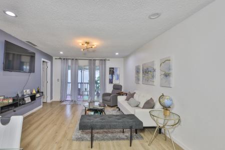 3836 Lake Dr N # 121, Tampa, Florida 33614, Amerika Birleşik Devletleri