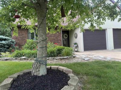 704 Shoreland Court, Columbia City, Indiana 46725