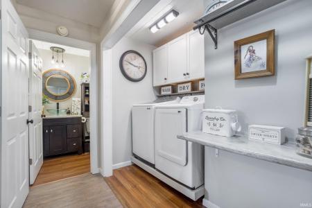 704 Shoreland Court, Columbia City, Indiana 46725