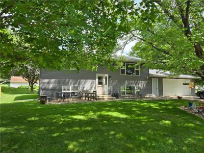100 2nd Street, Holdingford, Minnesota 56340, USA
