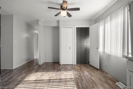 18949 Kenosha Street, Harper Woods, 미시건 48225, 미국