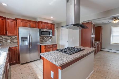 75 Gladstone, Cranston, 罗得岛 02920, 美国