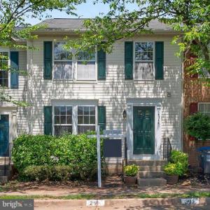 14344 Papilion Way, Centreville, Virginia 20121, USA