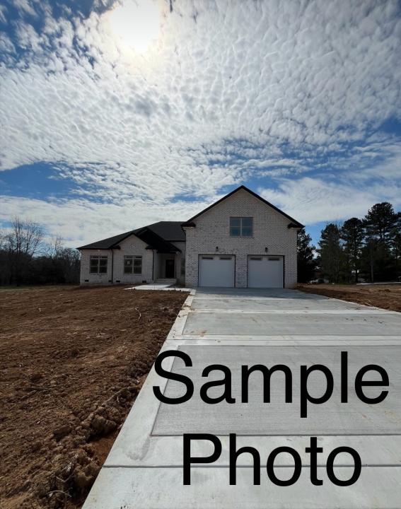 390 Young Lane, Pleasant View, טנסי 37146, ארצות הברית של אמריקה 