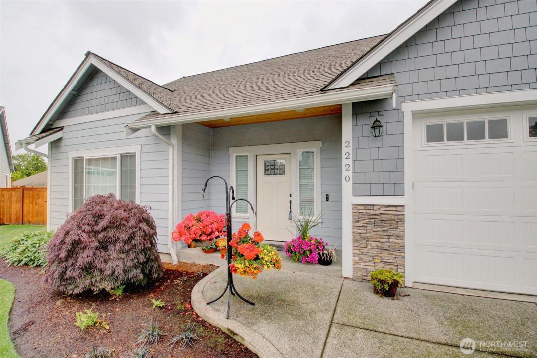 2220 33rd Court, Mount Vernon, Washington 98273