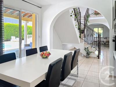 Riom, Auvergne 63200, Pháp