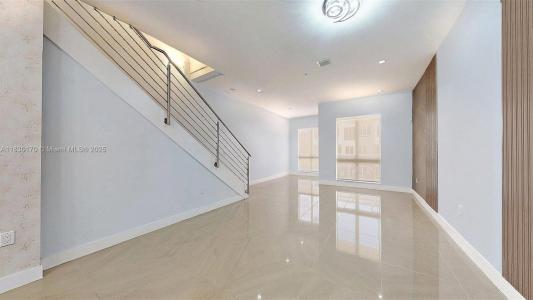 10255 NW 63rd Ter 204, Doral, Florida 33178, USA