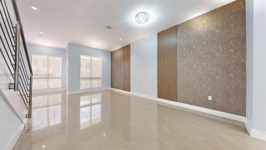 10255 NW 63rd Ter 204, Doral, Florida 33178, USA