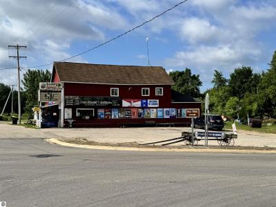 8990 E Pere Marquette, Clare, Michigan 48617, Amerika Birleşik Devletleri