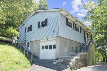 31 Old Shelter Rock Rd , Danbury, Connecticut 06810, USA