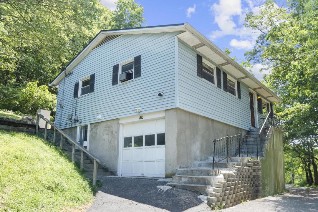 31 Old Shelter Rock Rd , Danbury, Connecticut 06810