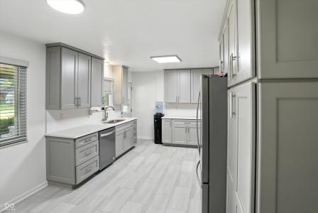 8219 Bishops Lane, Indianapolis, Indiana 46217, HOA KỲ