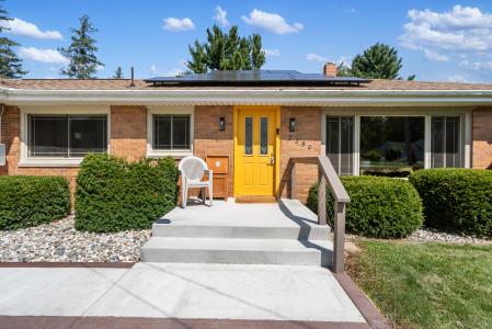2250 Saines Manor Drive, Jackson, Michigan 49201, États-Unis