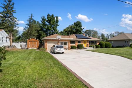 2250 Saines Manor Drive, Jackson, Michigan 49201, États-Unis