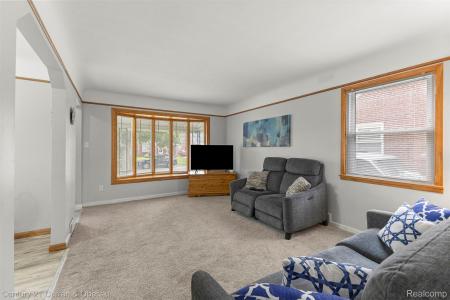 8904 Becker Avenue, Allen Park, Michigan 48101, États-Unis