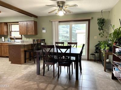 490 Joal Drive, Carrington, North Dakota 58421, HOA KỲ