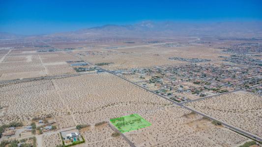 17366 Avenida Manzana, Desert Hot Springs, Califórnia 92241, Estados Unidos