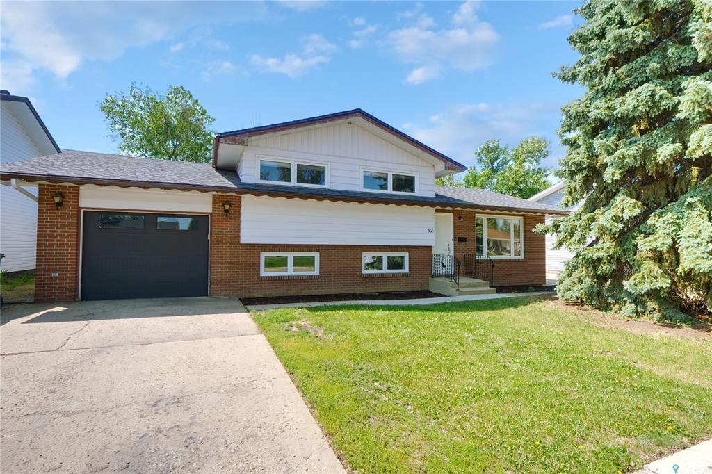 52 ASTER CRESCENT, Moose Jaw, Saskatchewan S6J 1A6, Canada