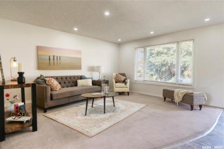 52 ASTER CRESCENT, Moose Jaw, Saskatchewan S6J 1A6, Canada