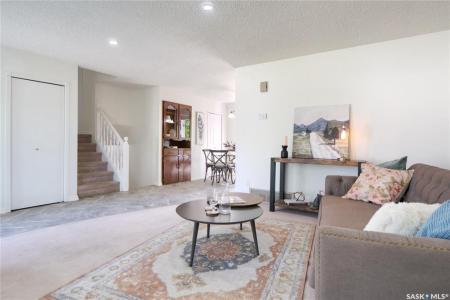 52 ASTER CRESCENT, Moose Jaw, Saskatchewan S6J 1A6, Canada