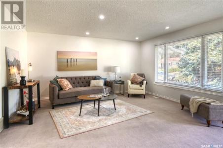 52 ASTER CRESCENT, Moose Jaw, Saskatchewan S6J 1A6, Canada