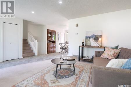 52 ASTER CRESCENT, Moose Jaw, Saskatchewan S6J 1A6, Canada