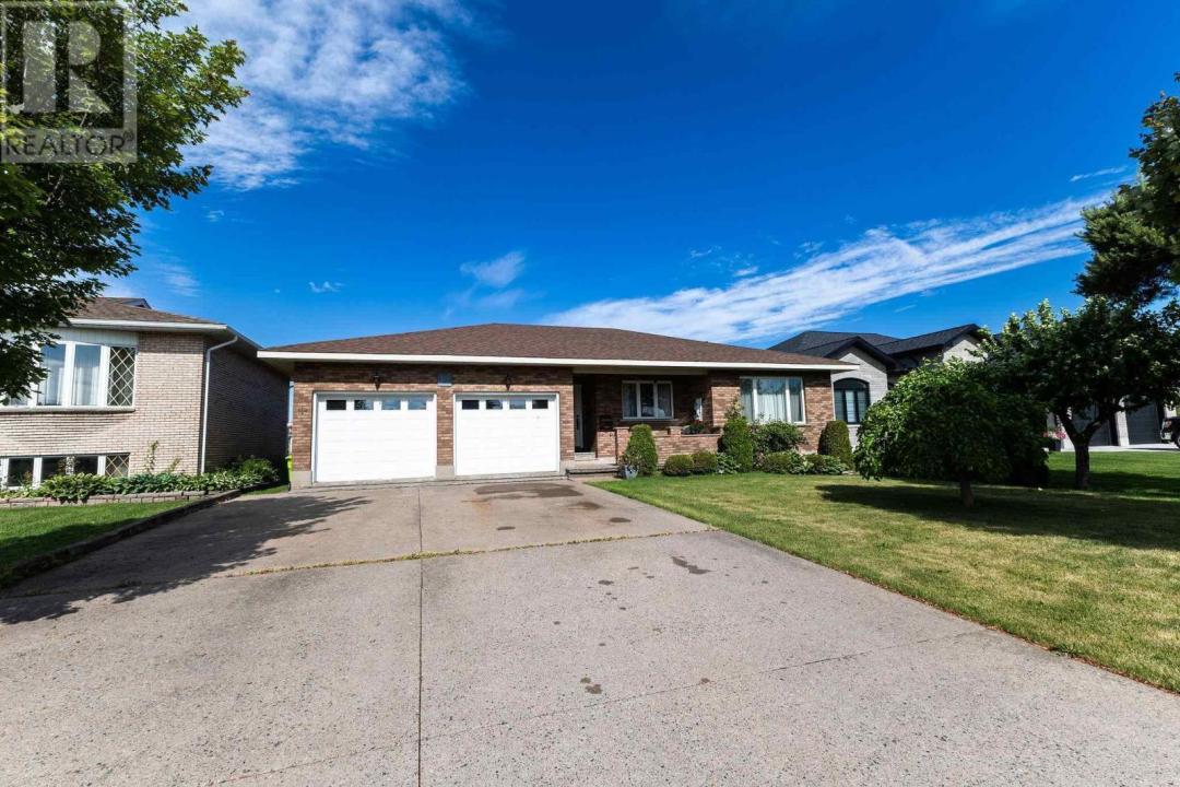 245 GRAND BLVD, Sault Ste. Marie, Ontario P6B 4S9, Canadá